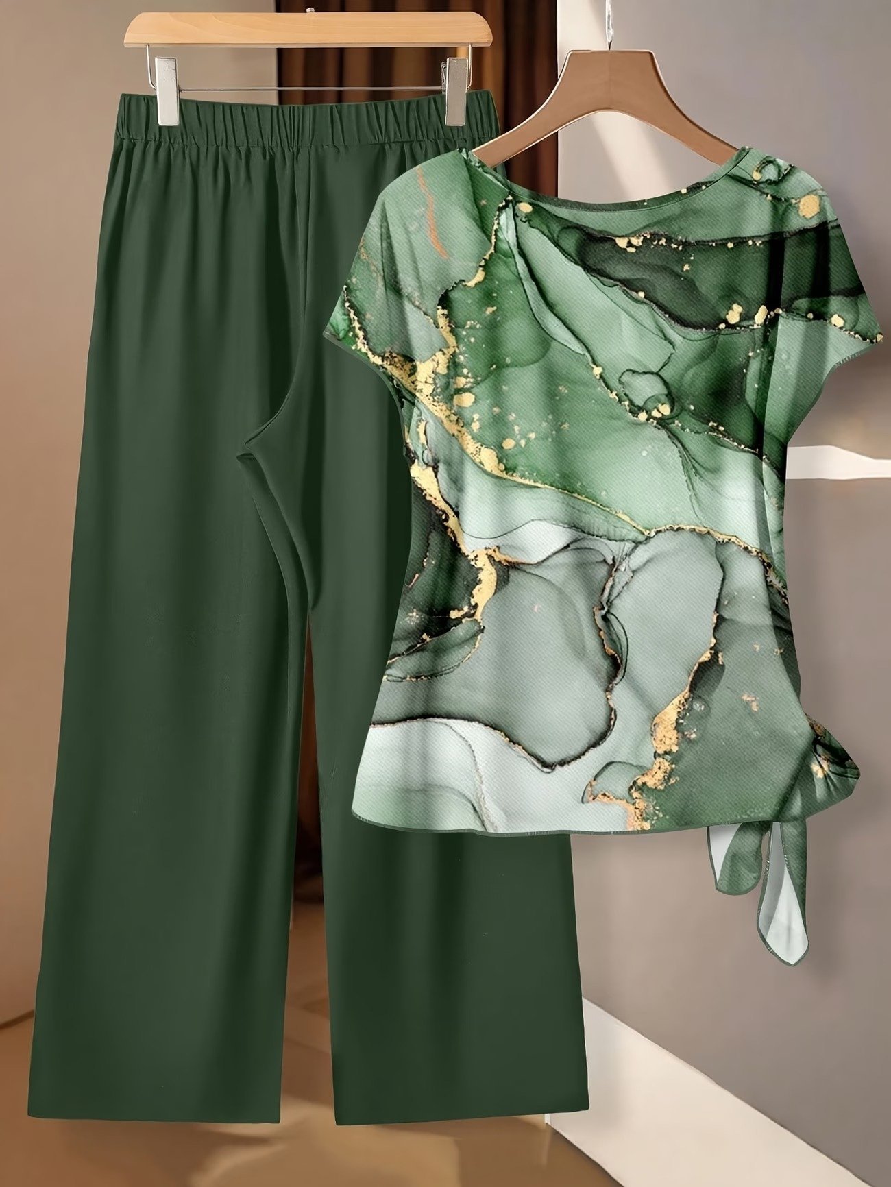 Women's Solid Top & Printed Pants Set - Image 2